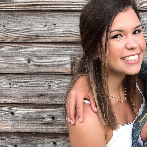 Meet your Posher, Ally - Picture 1 of 1